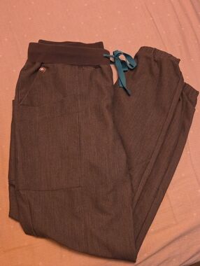 Figs Women's Jogger Scrub Pants, Graphite, Size Small